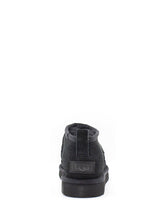 Carica l&#39;immagine nel visualizzatore di Gallery, Tronchetto Ultra mini Camoscio Nero UGG
